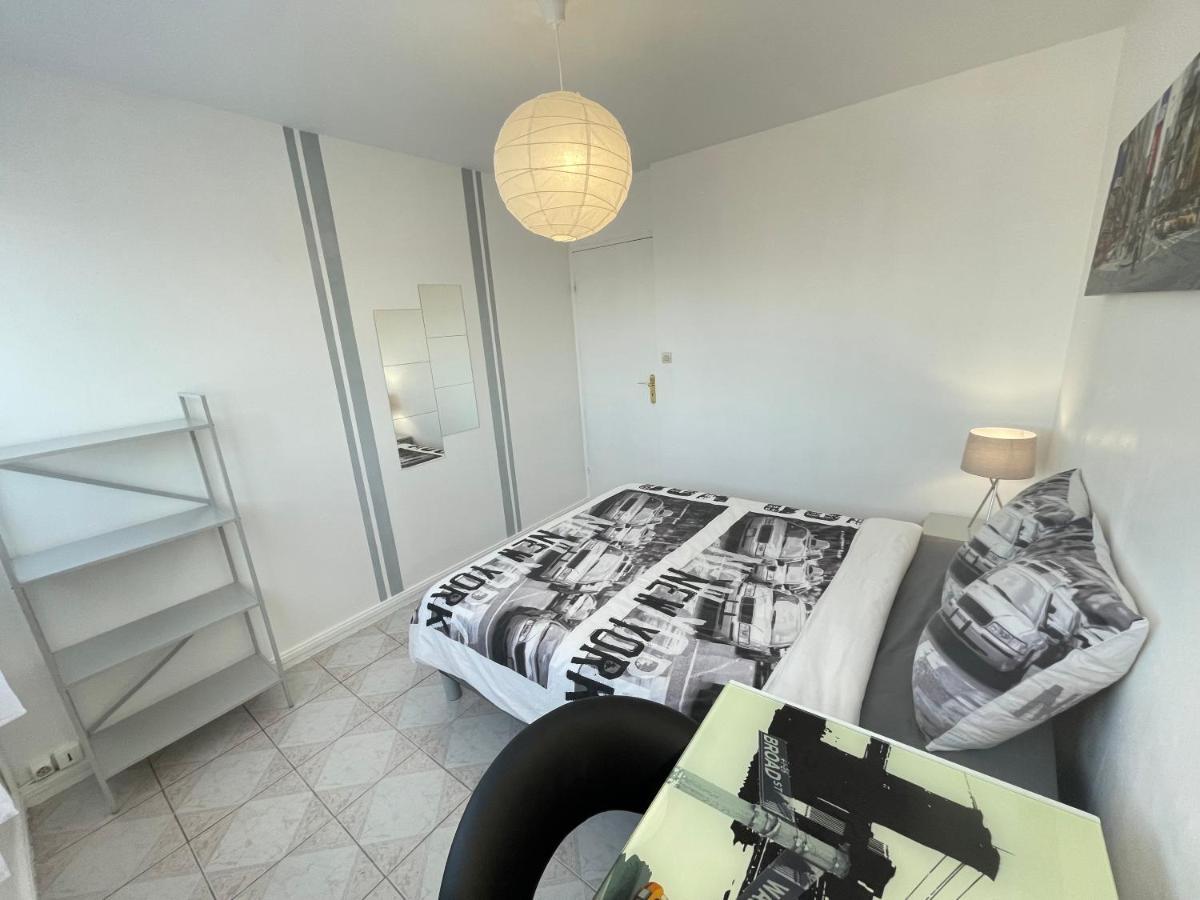 Chambre Privee En Colocation Dans Un Appartement Au Centre De Rillieux La Pape Rillieux-la-Pape Exterior foto